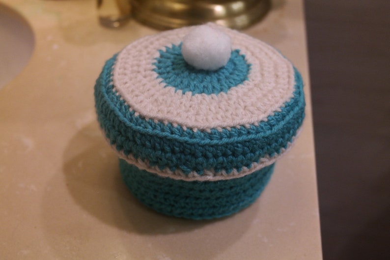 Crochet basket storage holder