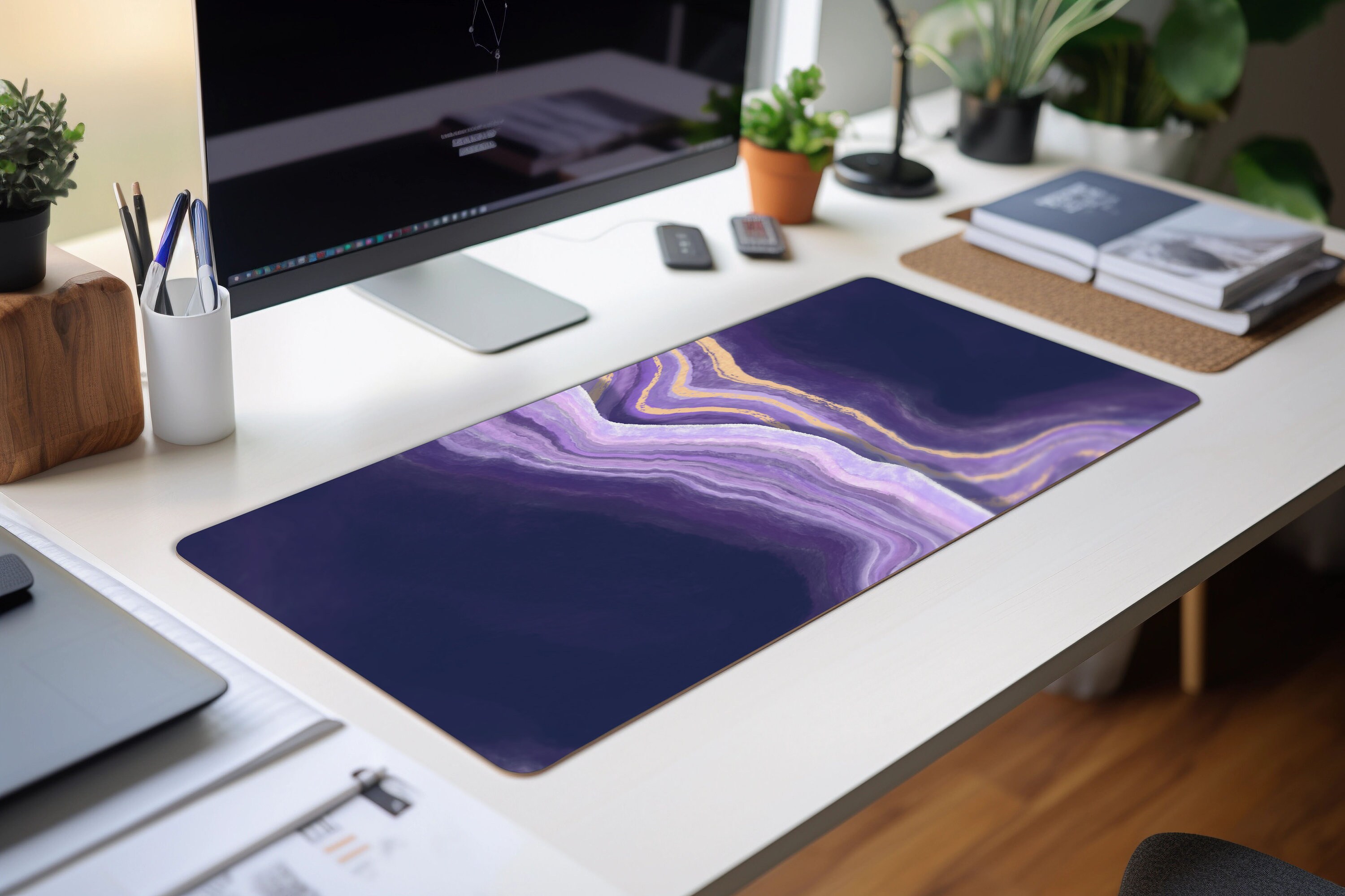 Tappetino per mouse grande in marmo viola, tappetino da scrivania dorato moderno e minimalista, tappetino per tastiera per computer Home Office, elegante regalo di compleanno - Italia