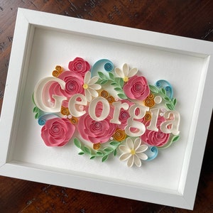 Nome arte quilling - Nome arte personalizzato - Fiori arte quilling - Decorazioni per la cameretta dei bambini - Targa con nome per la cameretta dei bambini - Arte quilling - Targa con nome