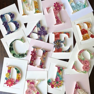 Art initial / art piquant encadré / fleurs piquantes / lettre piquante, lettre piquante, enseigne piquante, art personnalisé