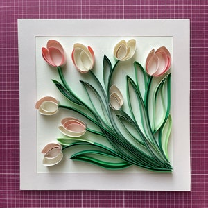 Art simple de quilling de tulipe rose - art mural de tulipe - cadeau pour femme - cadeau pour mère - belle décoration de maison - fleur de printemps