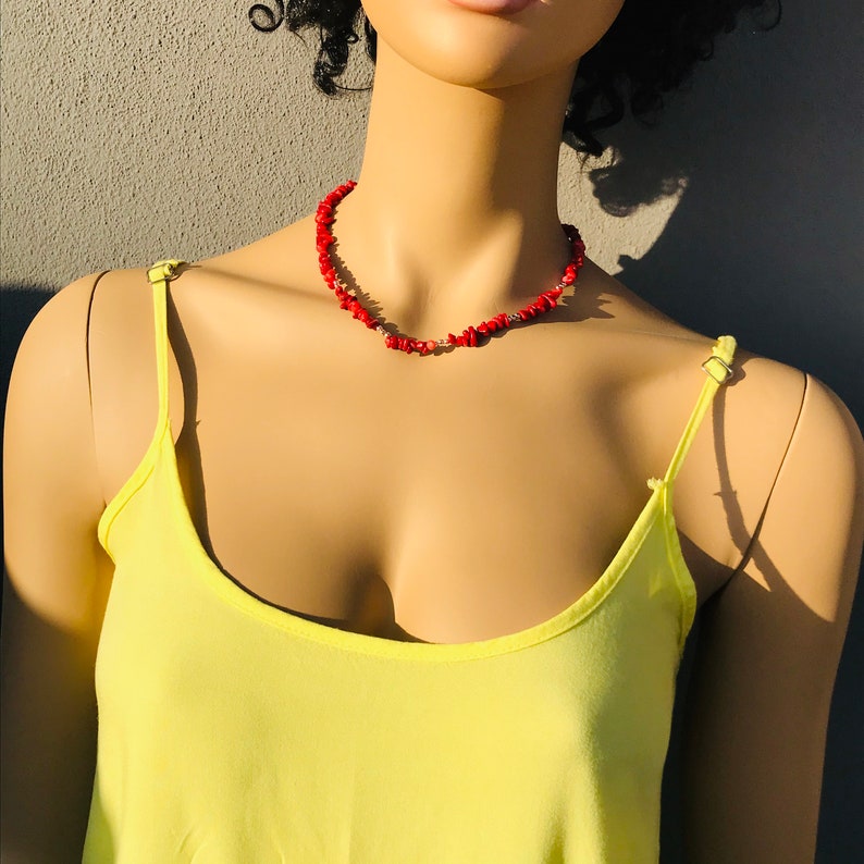 Natural Red Coral Necklace Collier Femme Moonstone Beaded Necklace Cadeau Maitresse Dainty Choker Necklace Mothers Day Gift from Daughter