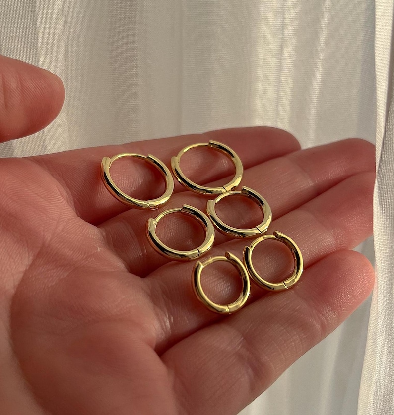 Créoles fines en or 18 ct - 100 % imperméables et résistantes à l'usure - disponibles en 3 tailles - parfaites pour offrir image 1