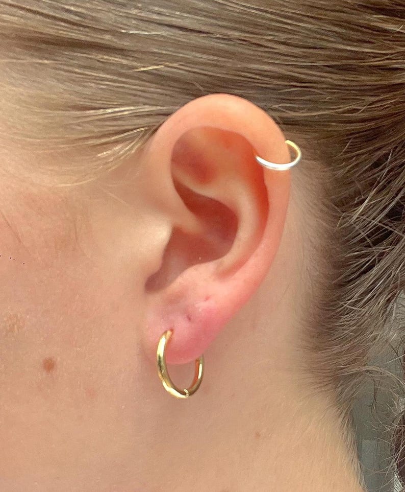 Créoles fines en or 18 ct - 100 % imperméables et résistantes à l'usure - disponibles en 3 tailles - parfaites pour offrir image 9