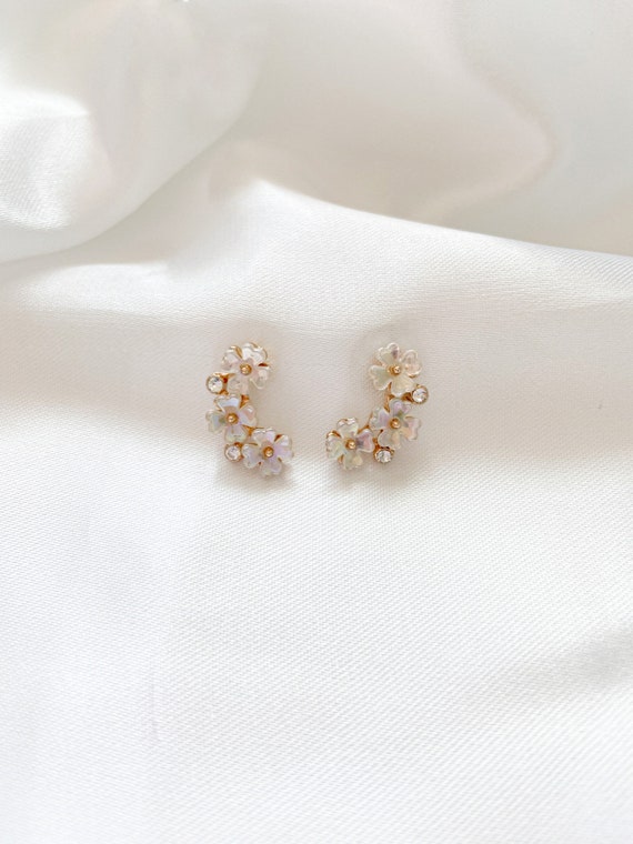 Simple Korean Earrings Triple Flower Earrings, Gold Flower