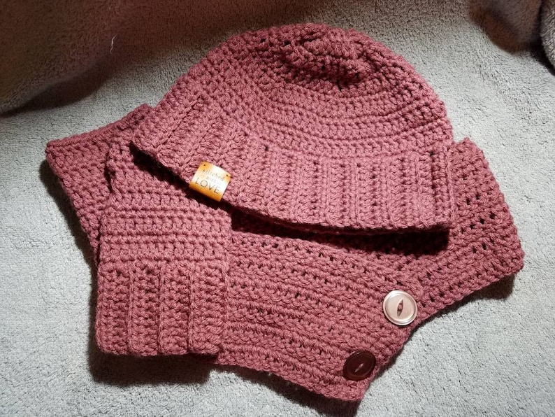Women/'s Crocheted Winter Set