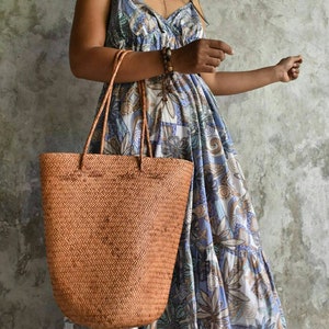 Handwoven Straw Market Bag: Borneo Shoulder Tote