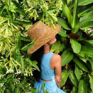 Kapelusz w stylu panama, tkany ręcznie ze słomy palmowej | Szeroki kapelusz przeciwsłoneczny z Indonezji w kolorze naturalnym, brązowym i czarnym