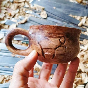 Kuksa rústica de madera para acampar, taza de teca tallada a mano, taza de senderismo personalizada, kuksa escandinava personalizada, herramientas de camping ecológicas