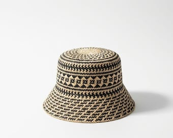 Autentico cappello a secchiello in rattan del Borneo / Cappello da sole etnico vintage boho in fibra tropicale di alta qualità intrecciato a mano