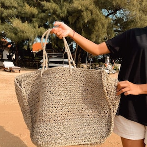 XXL Raffia Beach Tote: Handwoven Boho Straw Market Bag