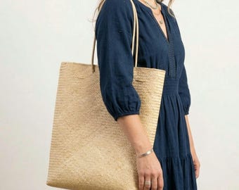 Borsa da spiaggia in rattan con tracolla / Borsa da mercato in paglia naturale del Borneo Boho per l'estate, i viaggi e l'uso quotidiano