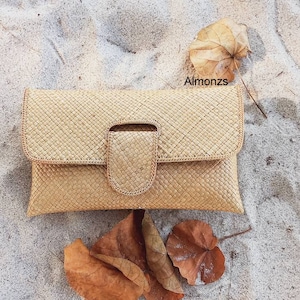 Edge rattan envelope purse- wicker natural clutch- boho clutch -  vintage straw purse-  wedding clutch- palm purse- evening party clutch