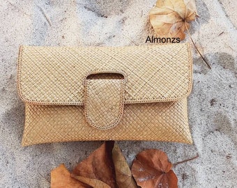 Edge rattan envelope purse- wicker natural clutch- boho clutch -  vintage straw purse-  wedding clutch- palm purse- evening party clutch