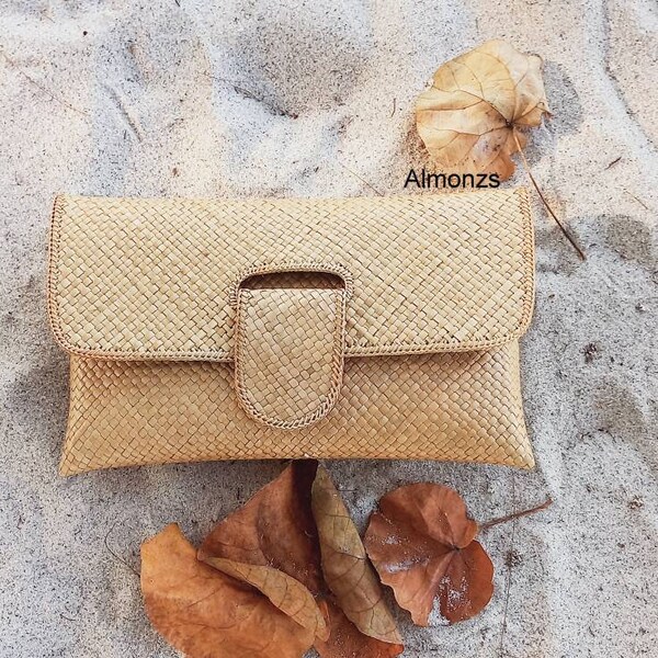 Edge rattan envelope purse- wicker natural clutch- boho clutch -  vintage straw purse-  wedding clutch- palm purse- evening party clutch