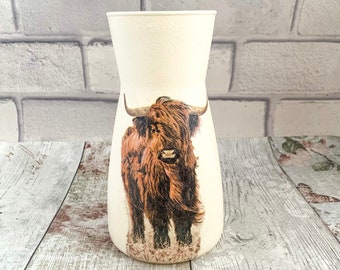 Highland cow vase, Highland cow gifts, Highland cow home decor, Brown cow gifts, Farmhouse vase, Vase for flowers, Cream vase, Animal vase