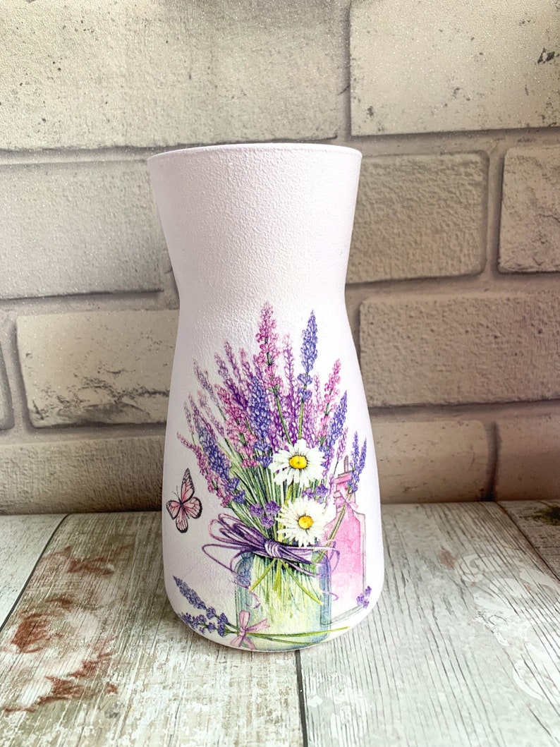 Lilac Vase, Vases for flowers, Glass vase 20cm, Pretty vase, Floral vase centrepiece, Vase gift, Mum vase, Painted vase, Butterfly vase, image 2