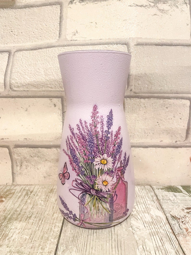 Lilac Vase, Vases for flowers, Glass vase 20cm, Pretty vase, Floral vase centrepiece, Vase gift, Mum vase, Painted vase, Butterfly vase, image 9