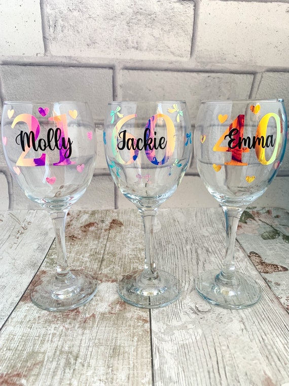 Copas de vino personalizadas, Copas de vino personalizadas, Copa de vino  para amigos, Copa de vino de cumpleaños, Copa de vino con edad, Regalo de  copa de vino, Vino con nombre 