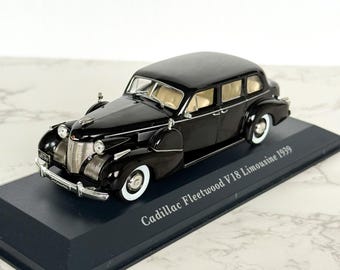 Cadillac Fleetwood V18 Limousine 1939 | 1:43 Scale Diecast Car