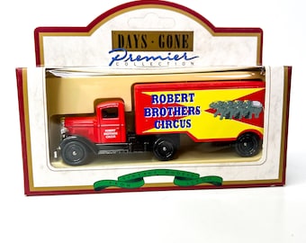 Days Gone Lledo -Ford Articulated Truck, Robert Brothers Circus Delivery Truck - Made in England