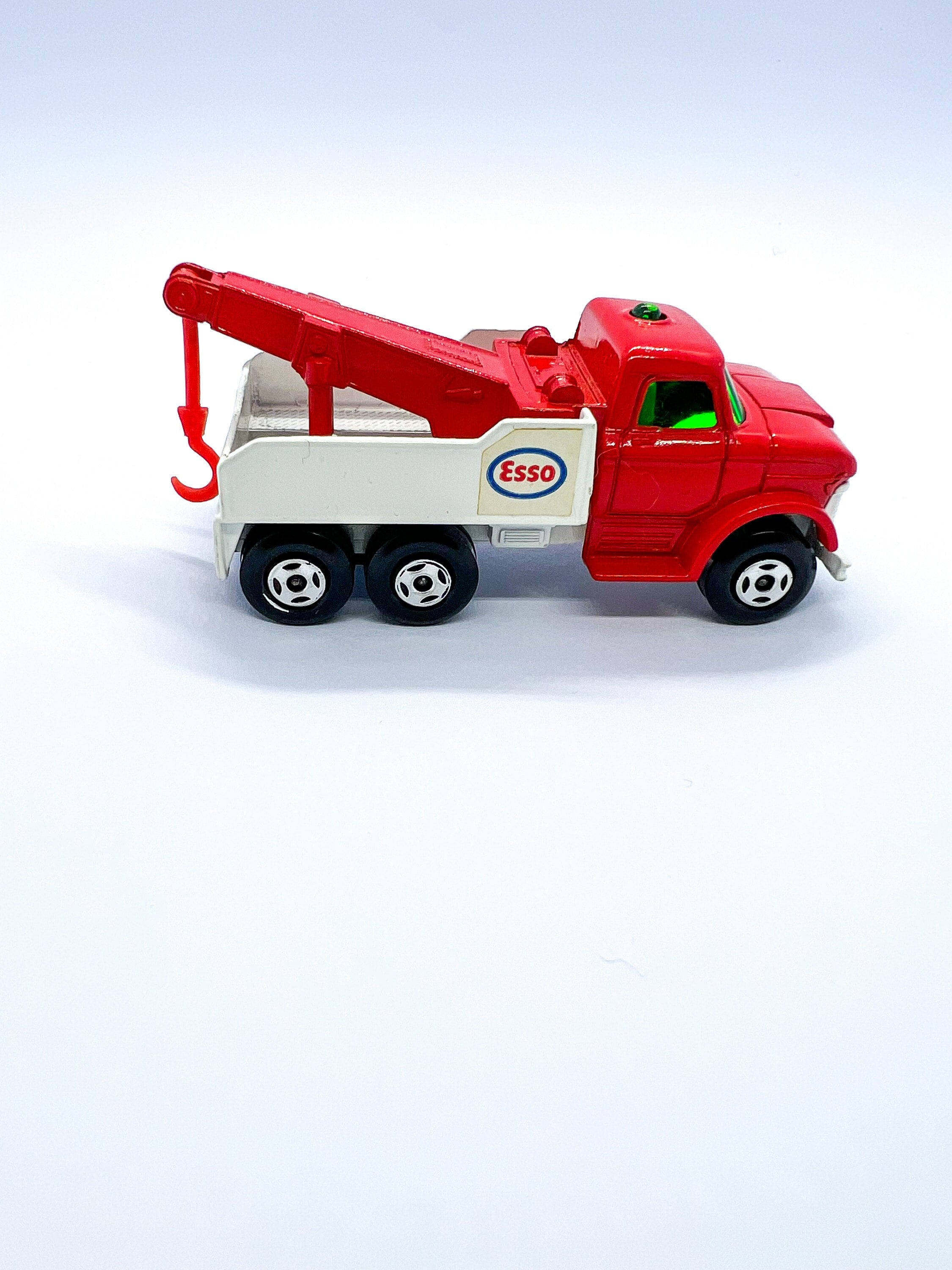 Vintage Lesney Matchbox ESSO Wreck Truck No. 71: Diecast Crane
