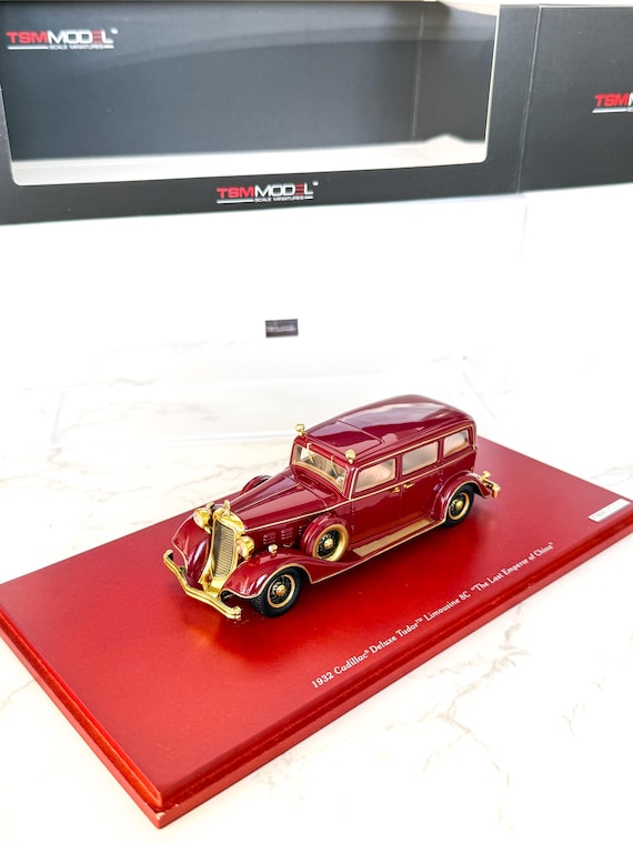 1932 Cadillac Limousine Diecast Model | TSM 1:43 Scale