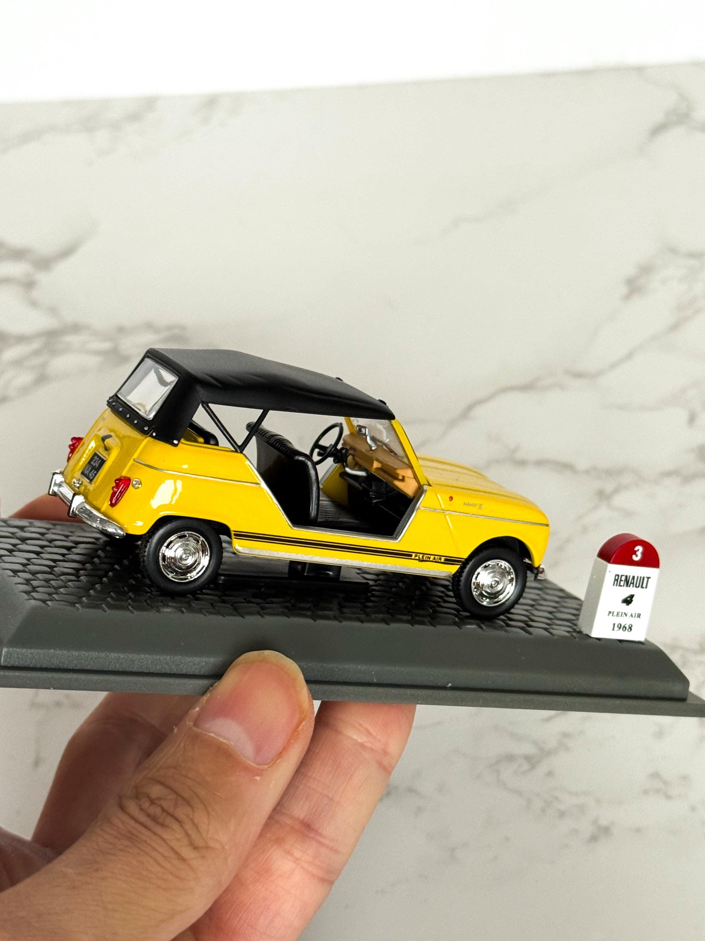 ヴィンテージ ルノー 4 Plein Air ダイキャストモデル – イエロー 