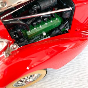 Danbury Mint 1/24 – Packard V12 LeBaron Speedster 1934 Rouge – Modèle Réduit