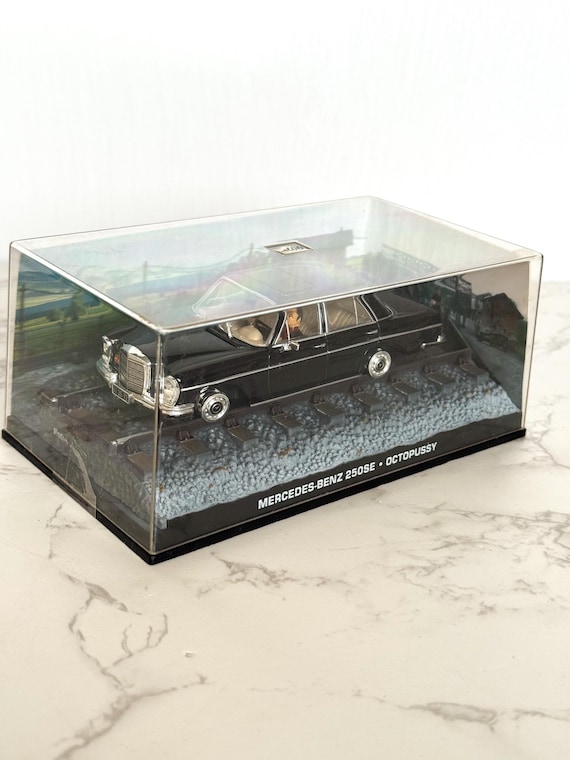 James Bond 007 Mercedes-benz 250SE “octopussy” – 1:43 Scale