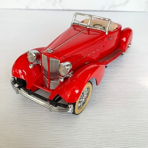 vintage diecast car Danbury Mint Red 1934 Packard V12 LeBaron Speedster in Original Box , 1:24 Scale - collectible car-