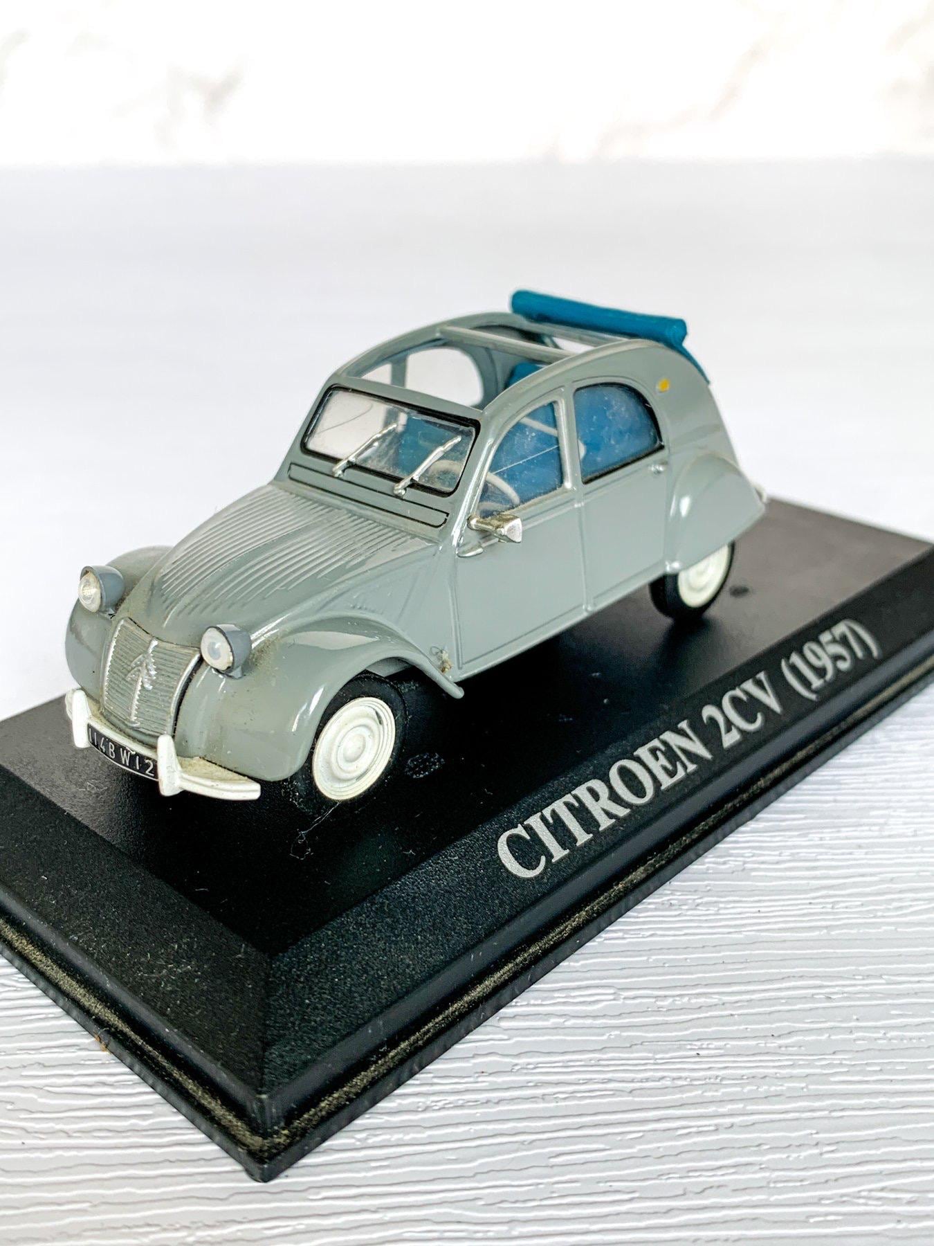 Miniature Citroën Rosalie Spido 2 1/43 em de 1933