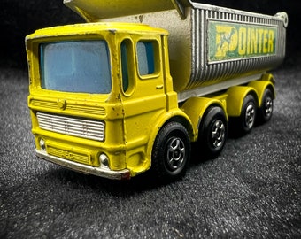 LESNEY MATCHBOX SERIES No 51 Eight Wheel Tipper - Superfast Series