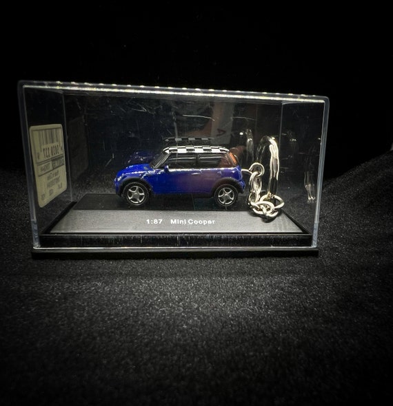 Mini Cooper,checkered flag  Car key ring- key hol… - image 1