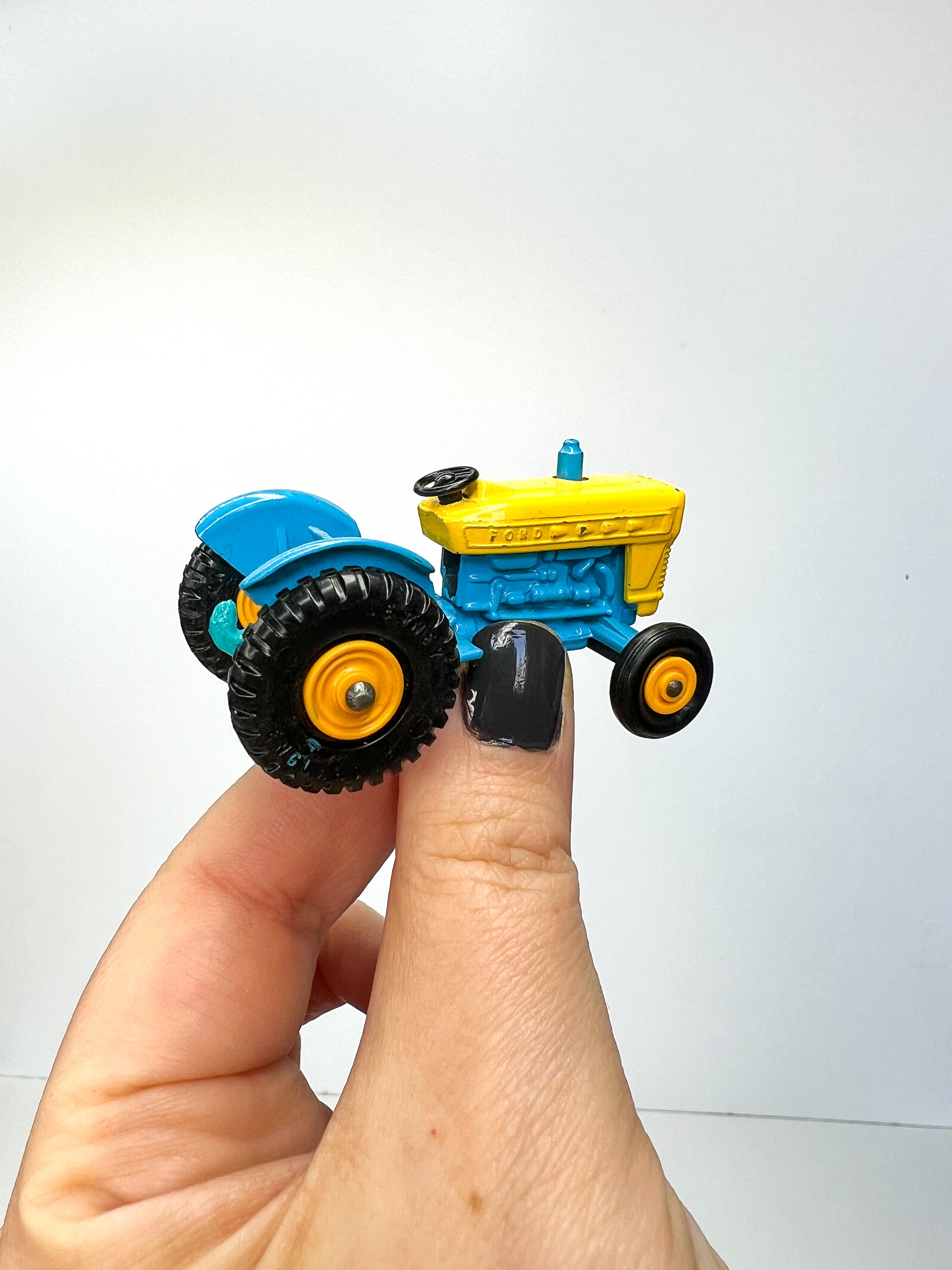 MATCHBOX No39・No40 マッチボックス　英国製　昭和レトロ Matchbox Series No. 39 Ford Tractor and No. 40 Hay Trailer