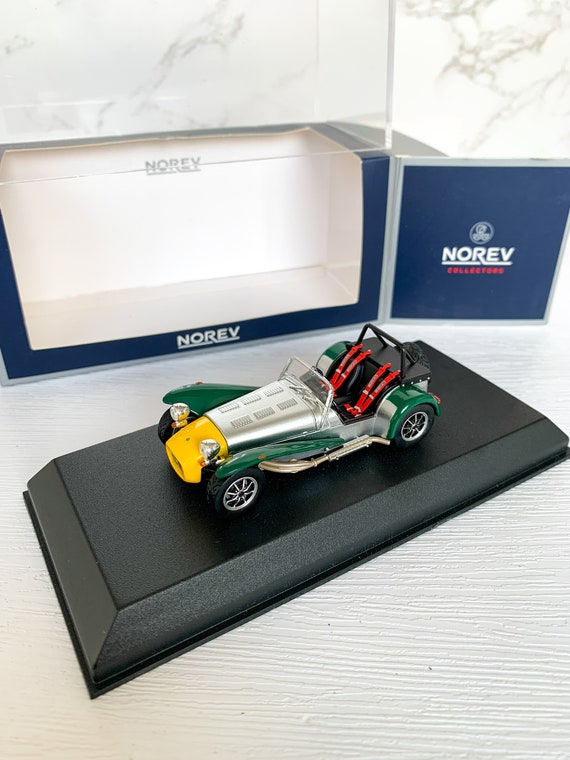 NOREV 1/43 ケータハム Super Seven 1979 グリーンイエロー 完成品ダイキャストミニカー 270213 Norev 1&frasl;43 Scale Diecast 270211 - Caterham Super Seven Green &frasl; Silver  &frasl;yellow