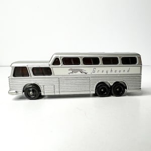Lledo Days Gone Greyhound Americruiser Bus DG 23  - Made in England - Lesney Products 1983