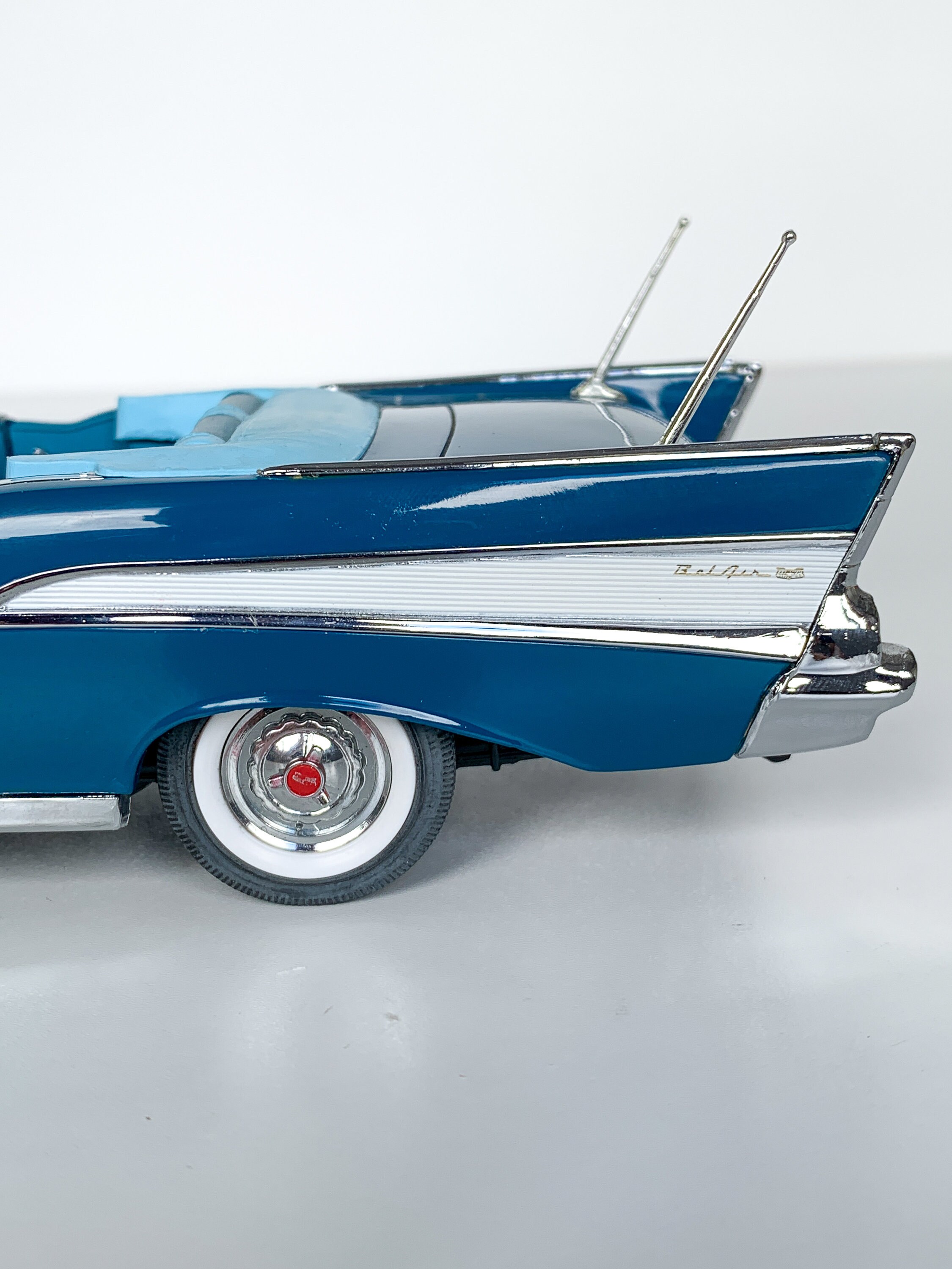 Danbury Mint 1957 Chevy Bel Air Convertible 1:24 Scale