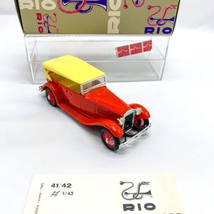 Lancia Dilambda 1929, coche a escala 1:43, modelo RIO vintage, fabricado en Italia, coleccionable con caja y folleto originales.