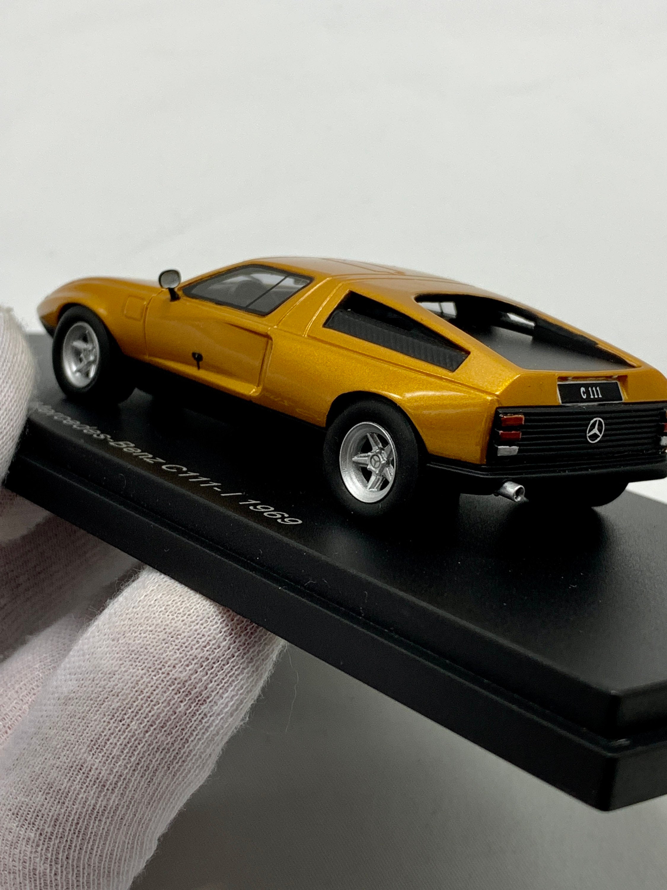 メルセデスベンツ C111 1:43 スケール 樹脂モデルカー オレンジ