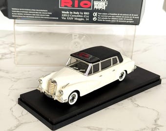 メルセデス・ベンツ 560 SEC AMG ワイドボディ 1:43 ミニチュア ソリド