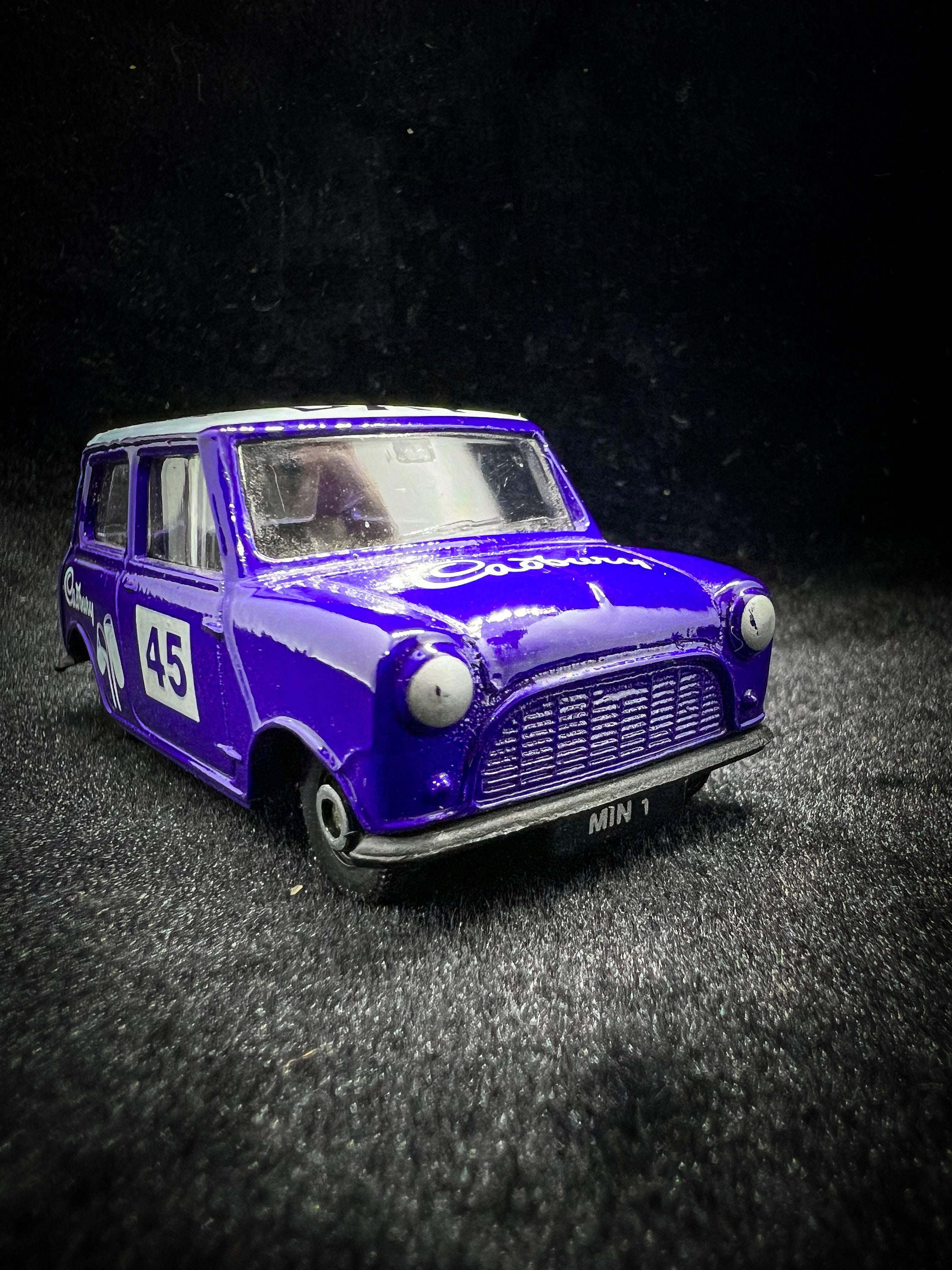 1991 Vintage Corgi Morris Mini Minor - Drinka Pinta Milka