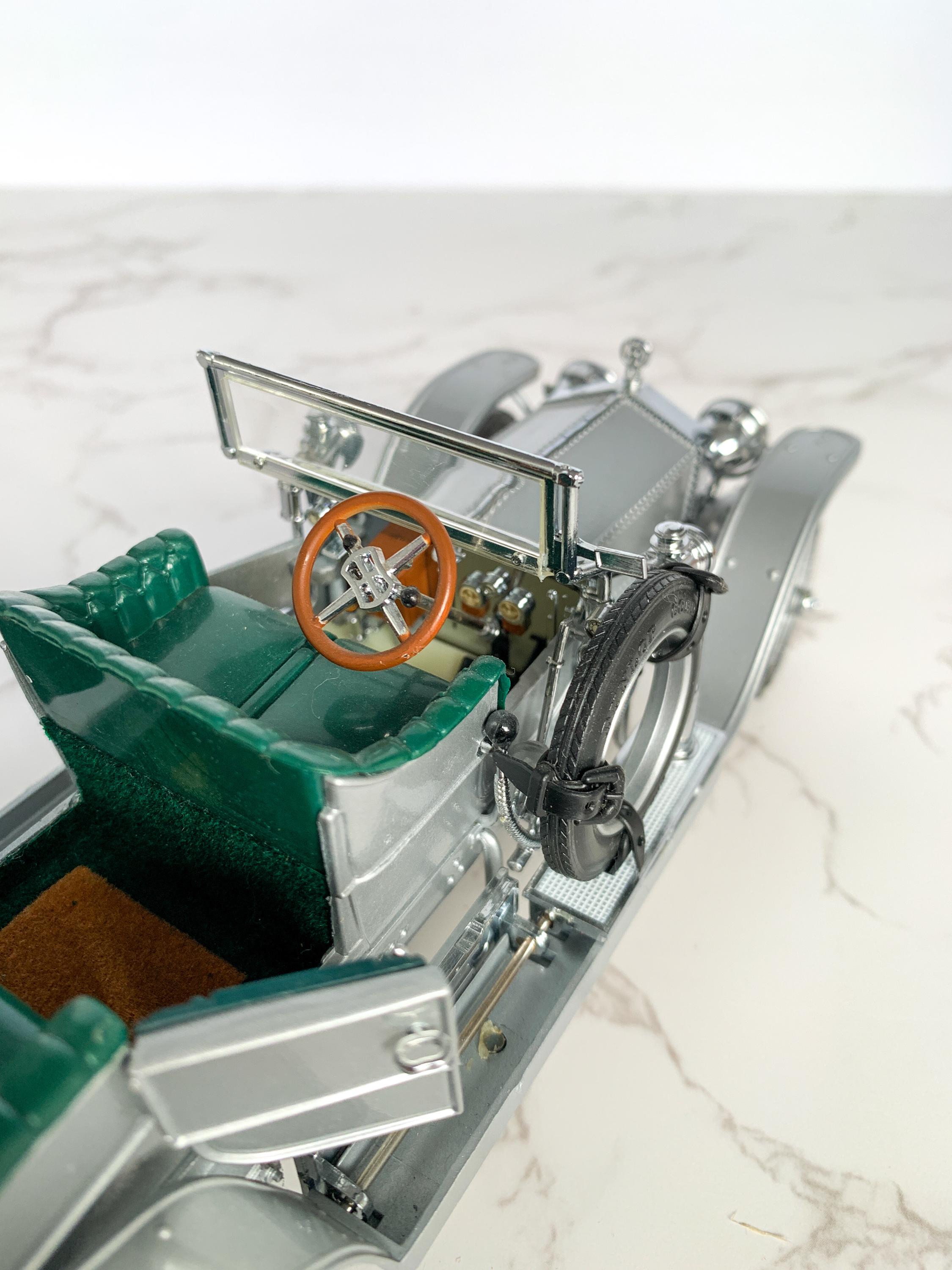 Franklin Mint 1907 Rolls-royce Silver Ghost. 1/24 Scale