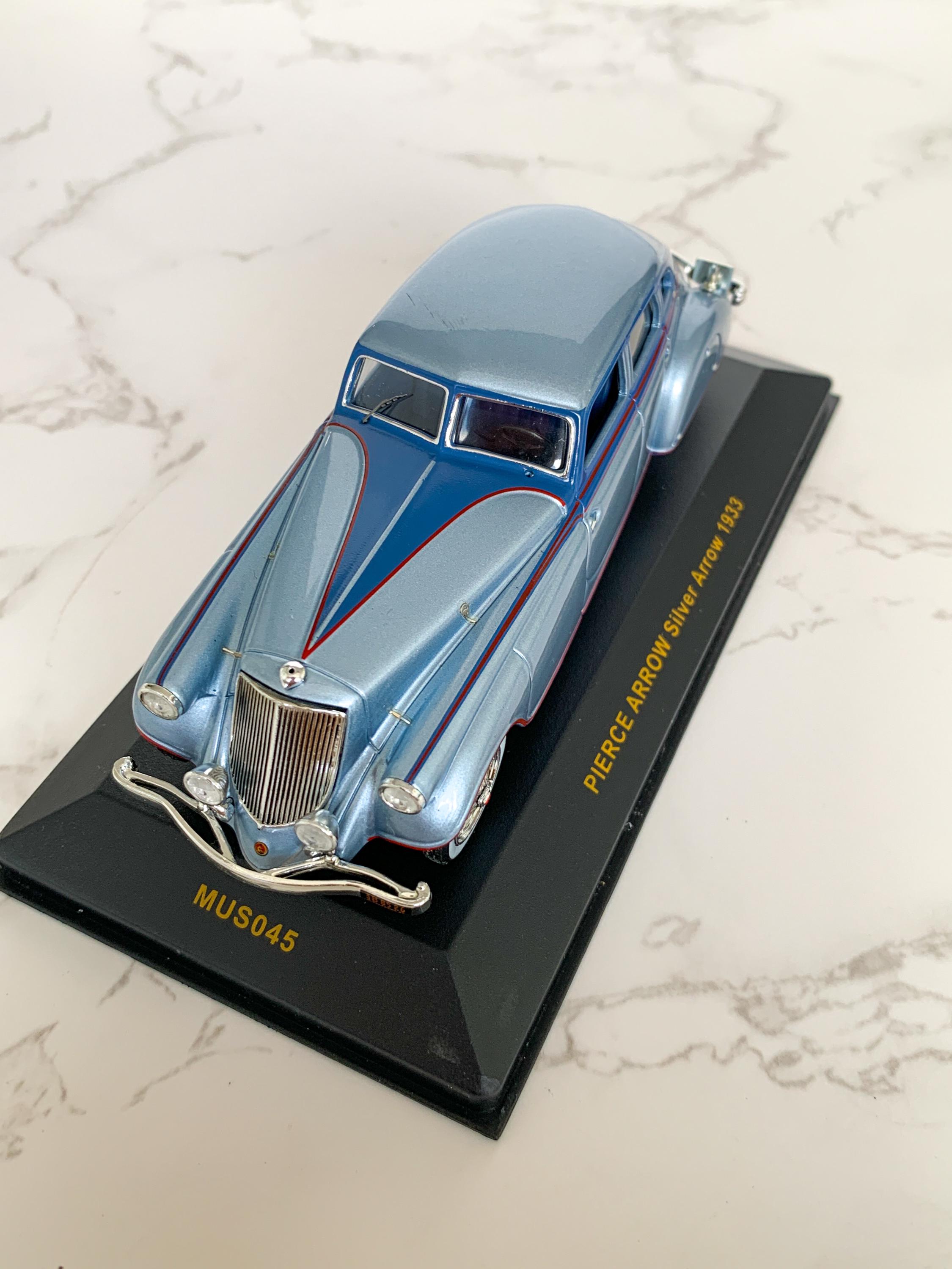 IXO Museum Models - Pierce Arrow - Silver Arrow Sedan 4 Door
