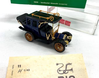 Ricko 1959 Maserati 3500 GT Vignale Diecast Model Car - Scale 1/18
