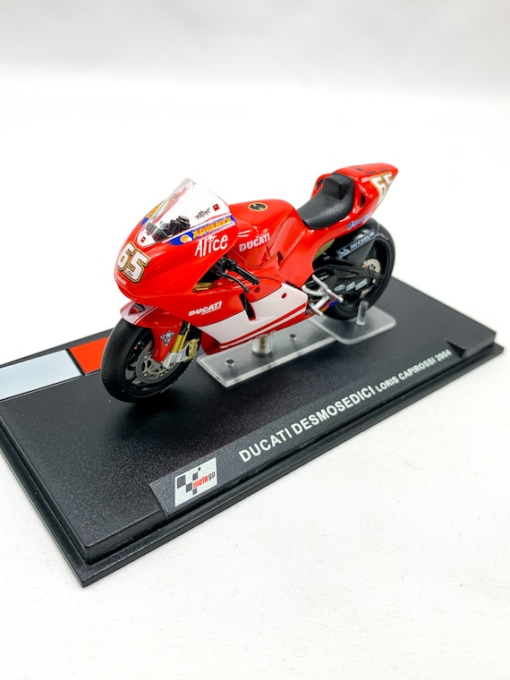 Ixo/ Altaya Ducati DESMOSEDICI Loris CAPIROSSI 2004 , 1/24 scale model motorcycle