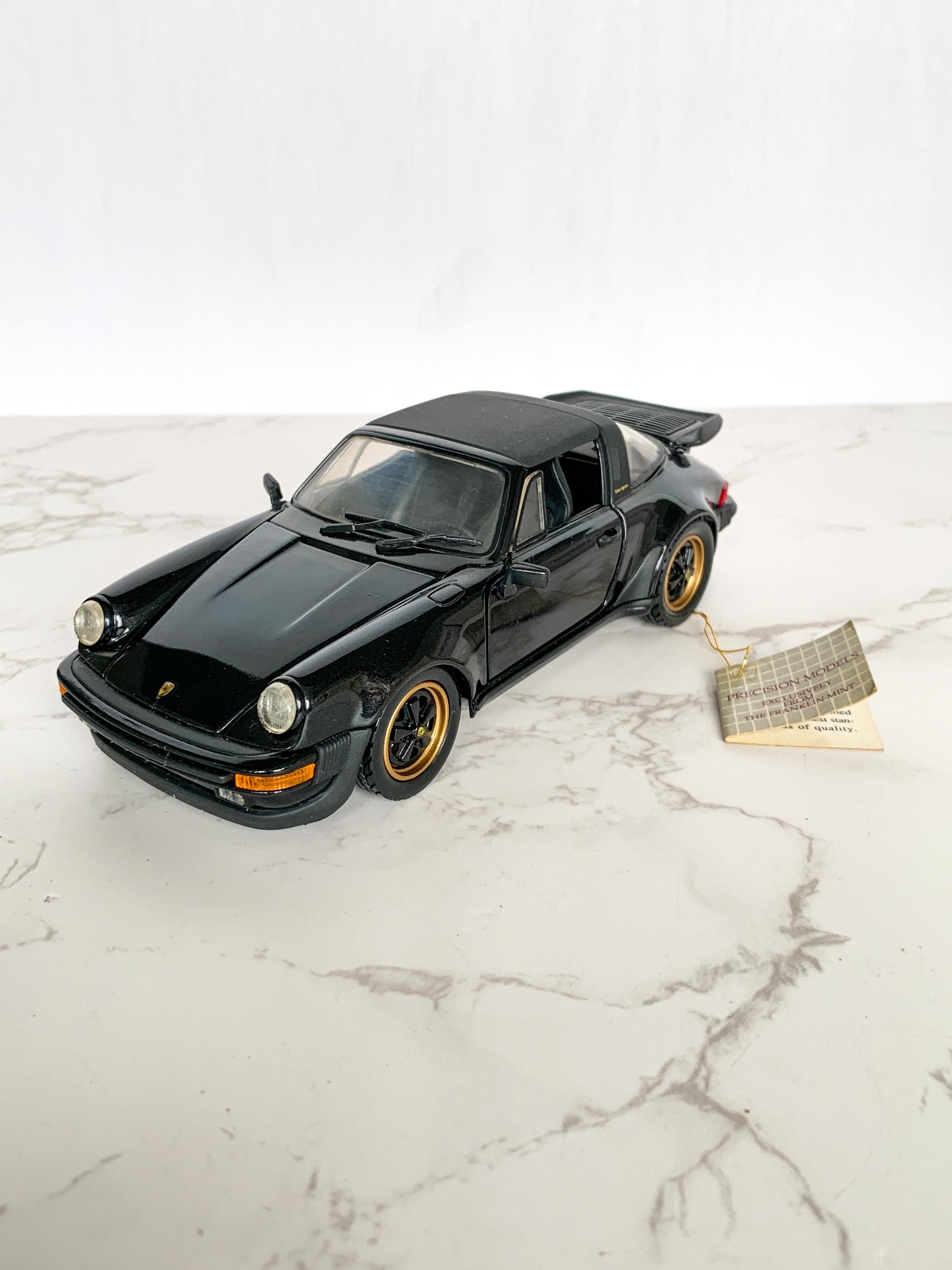 Franklin Mint -PORSCHE - 911 CARRERA TARGA 1988 - B11SD66- 1:24