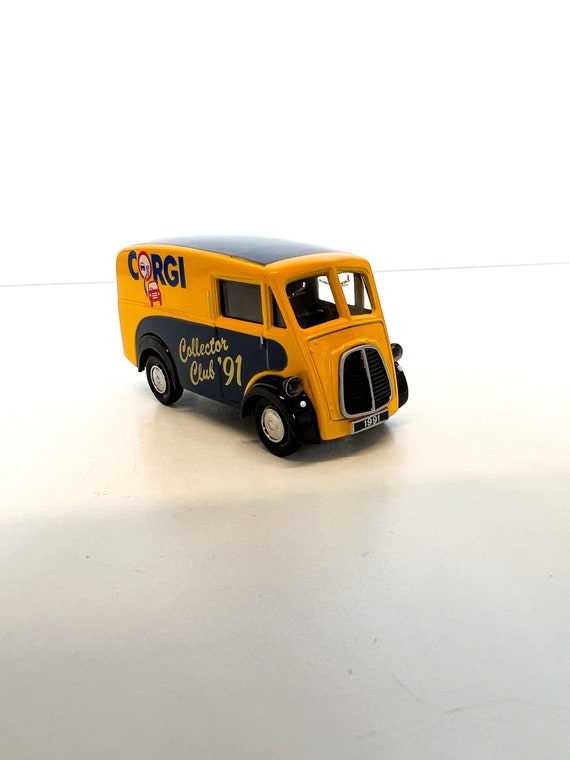 CORGI MORRIS J Van Corgi Collector Club 1991 1:43 Scale Vintage Collectible  Mini Bus Collectors Item 