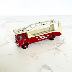 Oxford Diecast Ford Car Transporter – 1:76 Scale Red and Cream