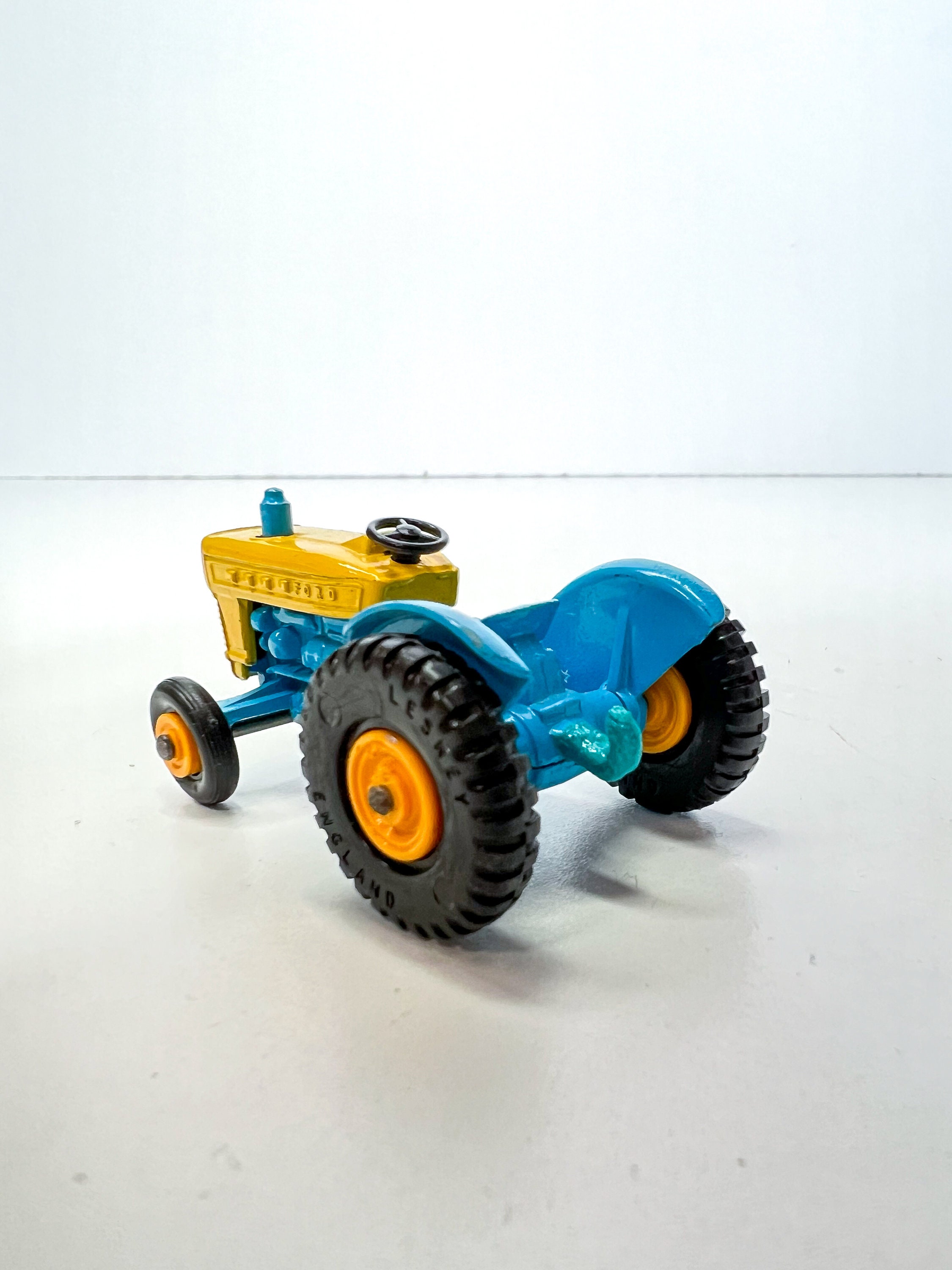 MATCHBOX No39・No40 マッチボックス　英国製　昭和レトロ Matchbox Series No. 39 Ford Tractor and No. 40 Hay Trailer